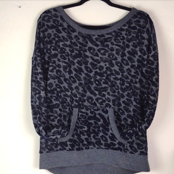 C♥️BUNDLE ONLY♥️FRVR 21 Black & Midnight Blue Leopard Hand Pouch Pullover… - Picture 7 of 9